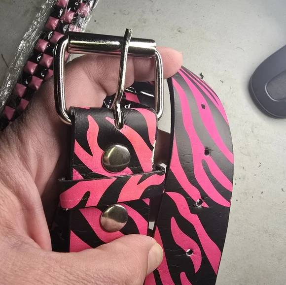 Hot pink Vintage Zebra belt, NWT - Picture 5 of 5